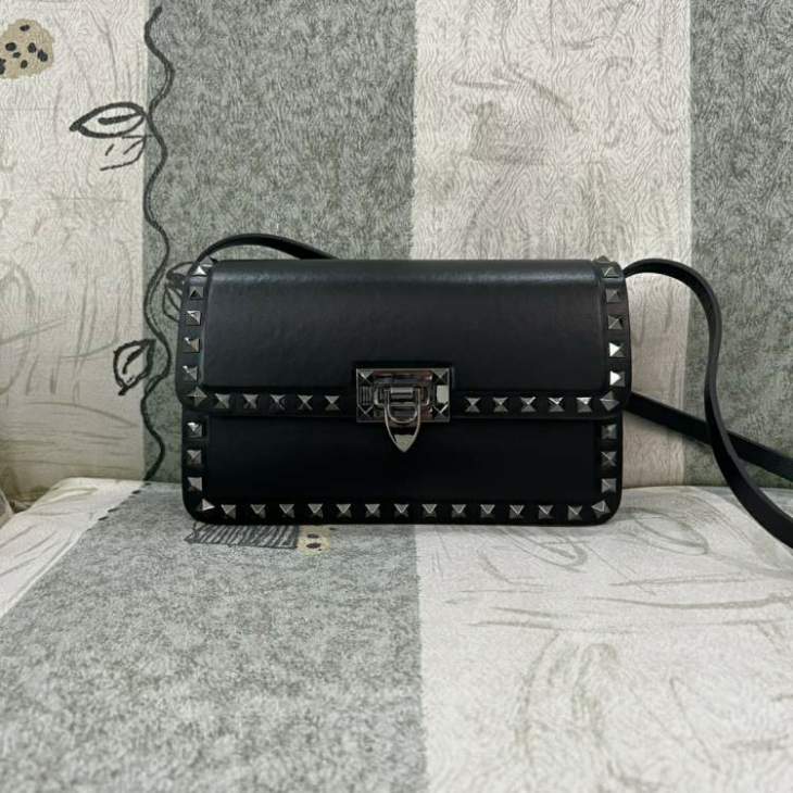 Picture of Valentino Handbags _SKUfw140700850fw